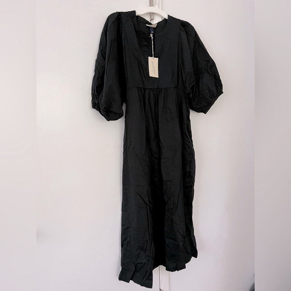 NWT Universal Thread Black mid sleeve long dress.